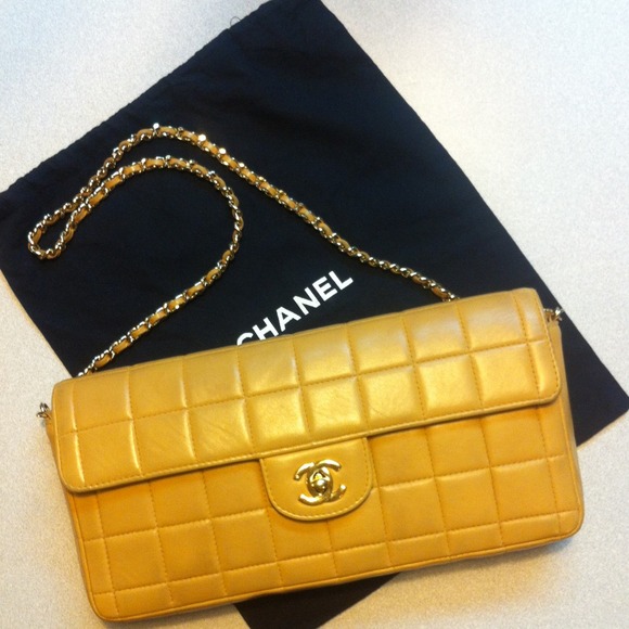 #SOLD#Authentic CHANEL E/W Chocolate Bar Bag
