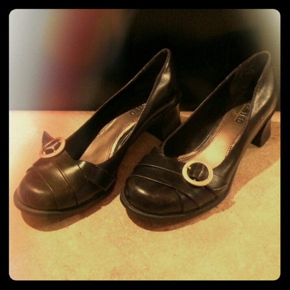 Dark Brown shoe with buckle detail