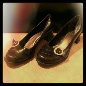 Dark Brown shoe with buckle detail