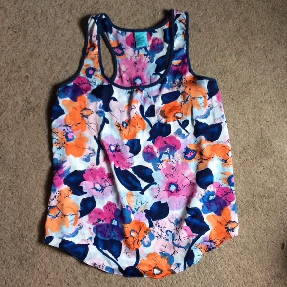 ❌SOLD❌ Silky multicolor floral blouse