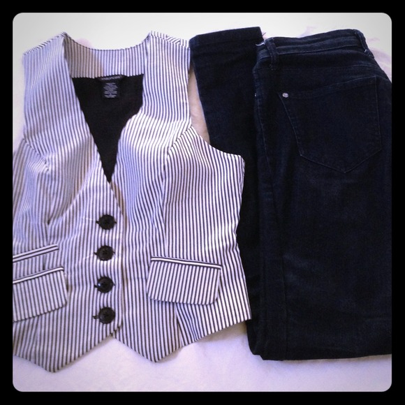 !!SOLD!!! Maurice's Vest Top Size Small
