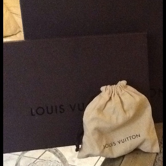 **AUTHENTIC** Louis Vuitton Damier Azure LV Belt - Picture 2 of 4