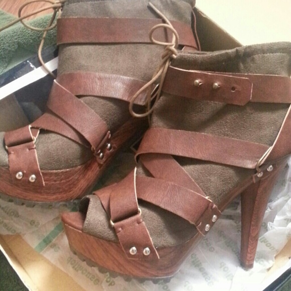 Green suede and brown faux leather peep toe bootie