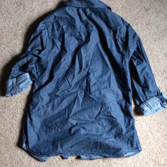 ❌SOLD ON VINTED❌ Denim-colored chambray button-up - Picture 4 of 4