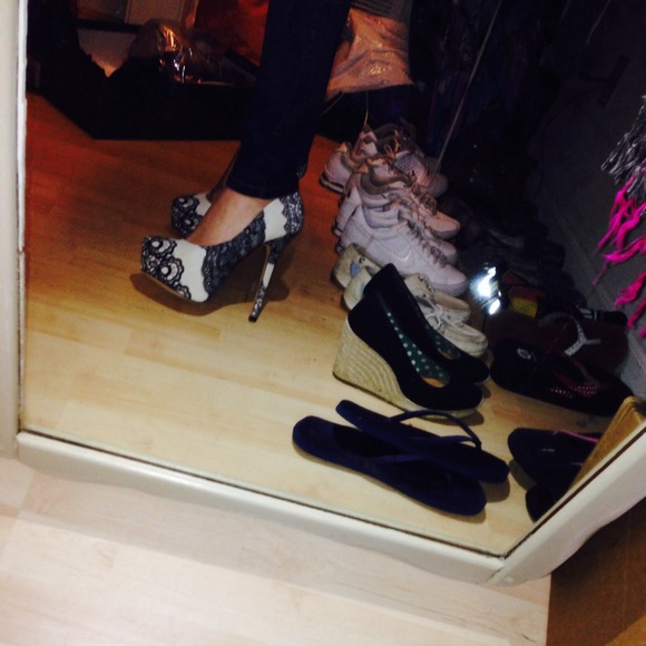 NWOT Steven Madden Déjà Vu heels - Picture 2 of 2