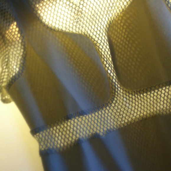 leather with mesh detailing - Picture 4 of 4