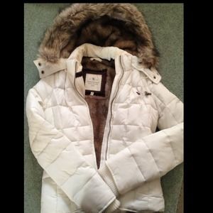 A&F Fur lined white down jacket with fur hood