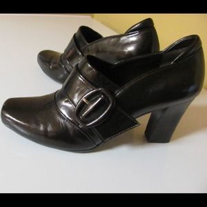 Naturalizer brown heels