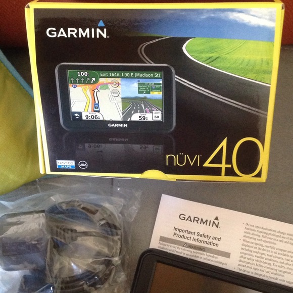 Garmin Nuvi40 - Picture 2 of 4
