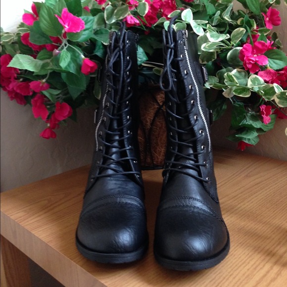Cute Black Combat Style Boots - Picture 2 of 4