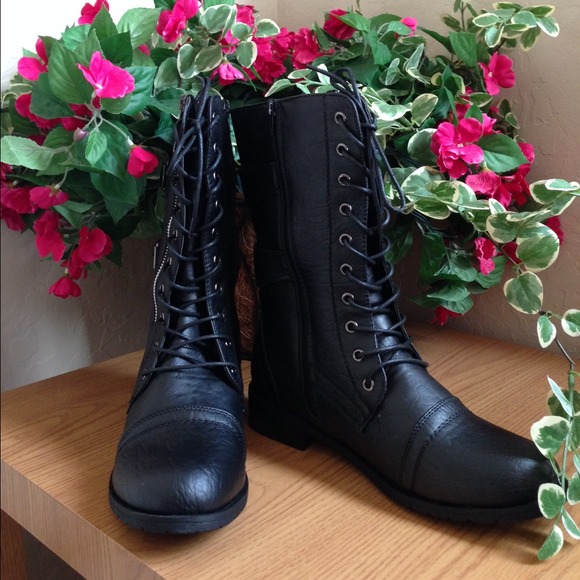 Cute Black Combat Style Boots - Picture 4 of 4
