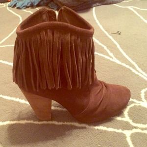 Fringe boots