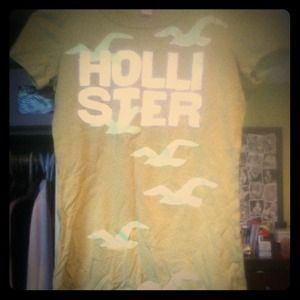 Hollister shirt