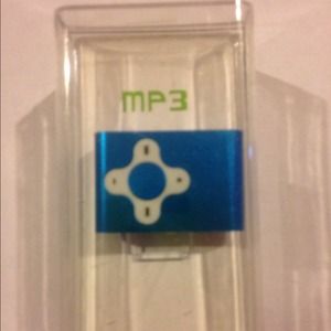 2G MP3 WITH CLIP BLUE NEW IN BOX + Accessories