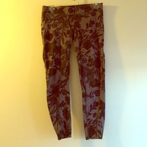 ❤️SOLD in a bundle ❤️Hurley Floral Leggings