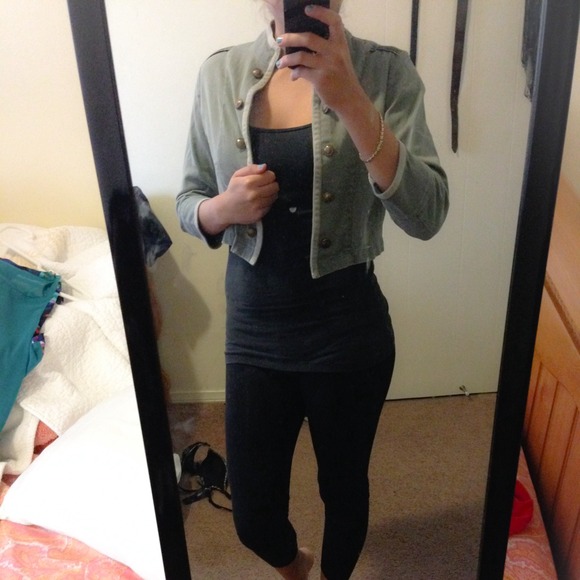 Military style cropped blazer ❗️ - Picture 1 of 4