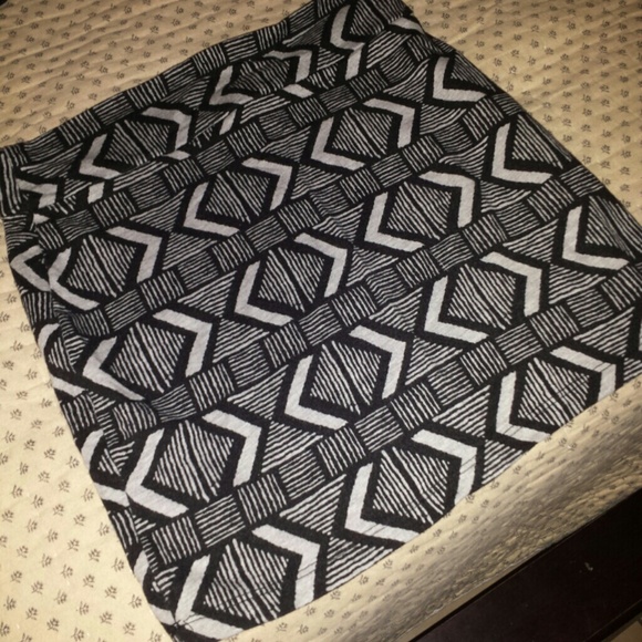 Forever 21 aztec skirt