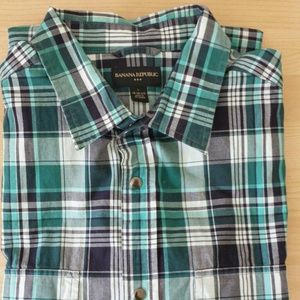 Banana Republic Men's Shirt in Size L