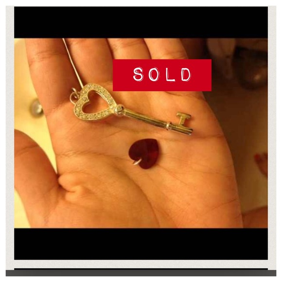 ❌SOLD❌Swarovski red heart and key heart bundle
