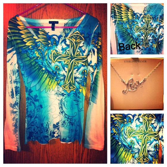 BOGO! Long Sleeve top w/Cross & Angel wings 💙