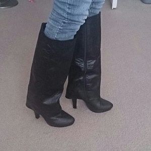 Ankle covered boots