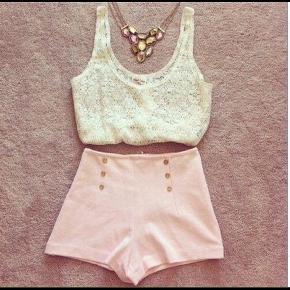 High waisted skirt💕👌, with a simple crop top