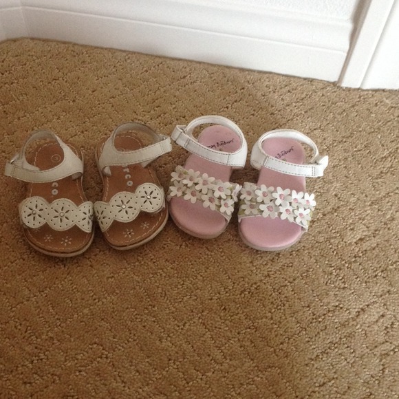 Size 3 sandals!!!!
