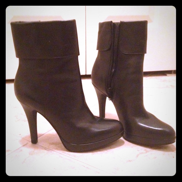 Gianni Bini high heel boots