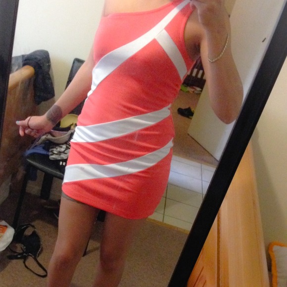 Orange & white body con dress 💃 - Picture 1 of 2