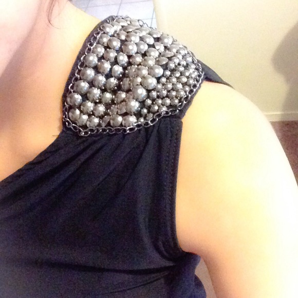 Black body con dress with shoulder detail ! - Picture 2 of 3