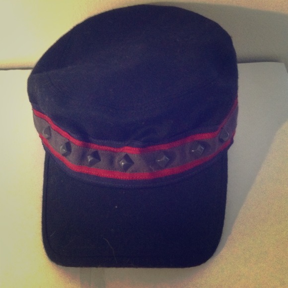 Juicy couture cadet hat