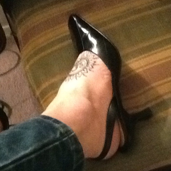 black Liz Claiborne sling back low pumpsREDUCED
