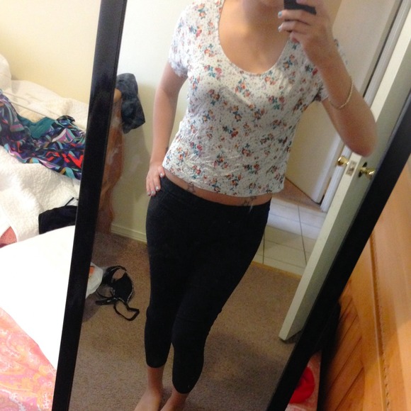 American Rag crop top! - Picture 2 of 4