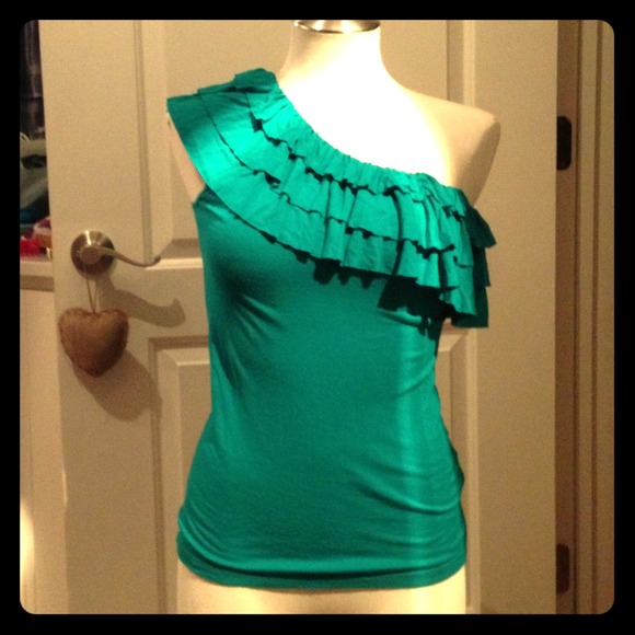 One shoulder ruffle top!