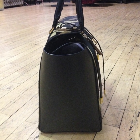 SOLD Michael Kors Miranda Collection Tote NWT - Picture 2 of 4