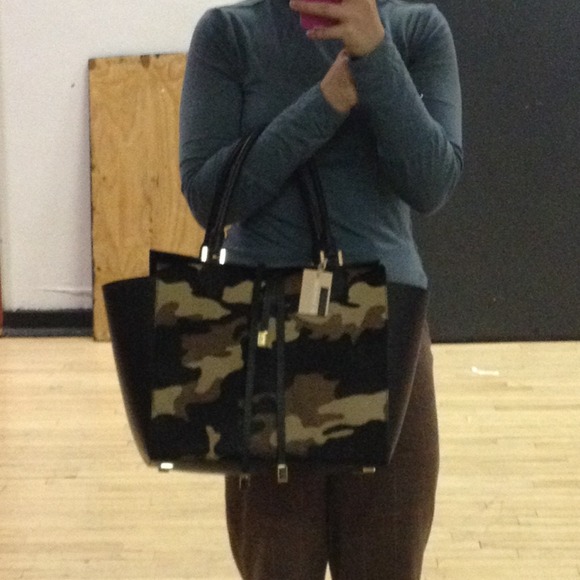 SOLD Michael Kors Miranda Collection Tote NWT - Picture 3 of 4