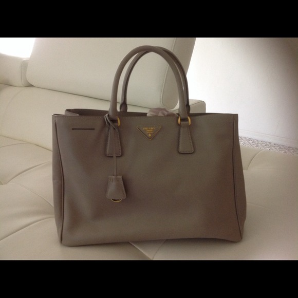 ------SOLD---/Prada saffaiano