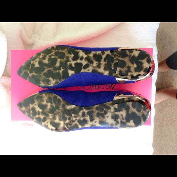 Betsey Johnson flats! - Picture 3 of 3