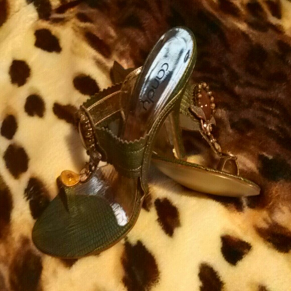 Beautiful sandals with a 4 1/2 heel - Picture 2 of 4
