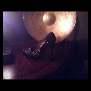 Gorgeous 4" Pumps perfect condition