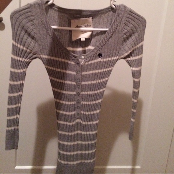 BUNDLE Abercrombie 3/4 sleeve sweater& white polo