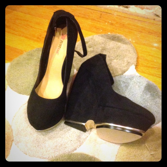 Wedges SIMPLY GORGEGOUS!