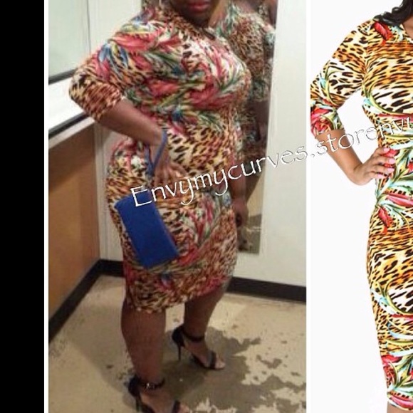 ❌Sold❌ Dress - Picture 2 of 3