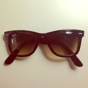 Tortoise Ray-Ban Wayfarers, like new!