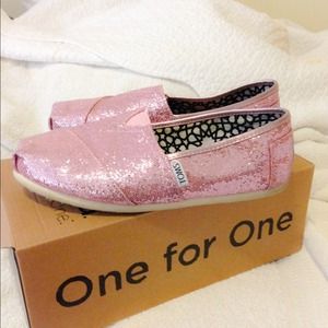 Glittery pink Toms 💗💗💗