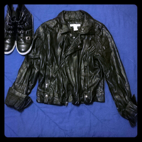 Super cute faux leather wrinkled jacket