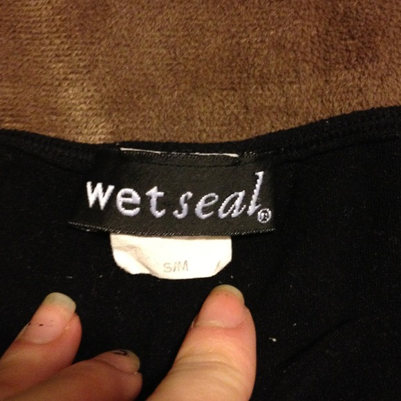 Wet seal black tank top - Picture 2 of 2