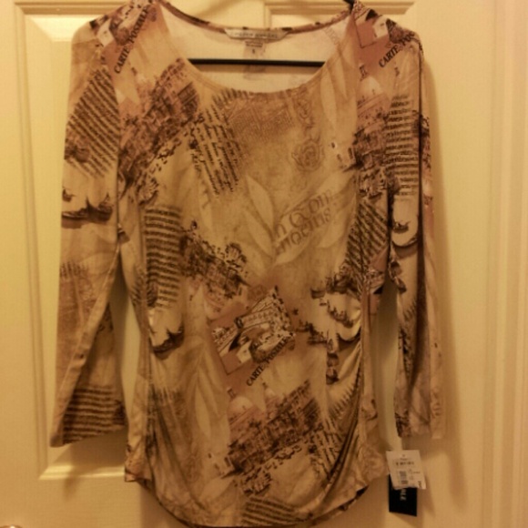 Cute top! - Picture 3 of 4