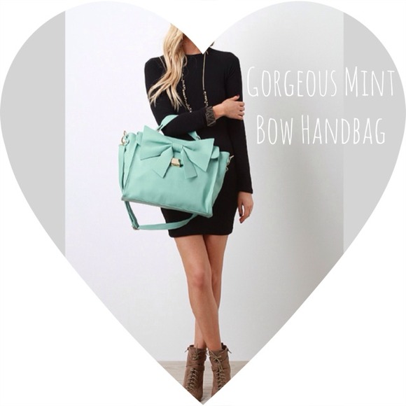 ๐SOLD OUT๐Gorgeous Mint Bow Handbag - Picture 2 of 4