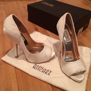 Badgley Mischka size 5.5 white bridal shoes